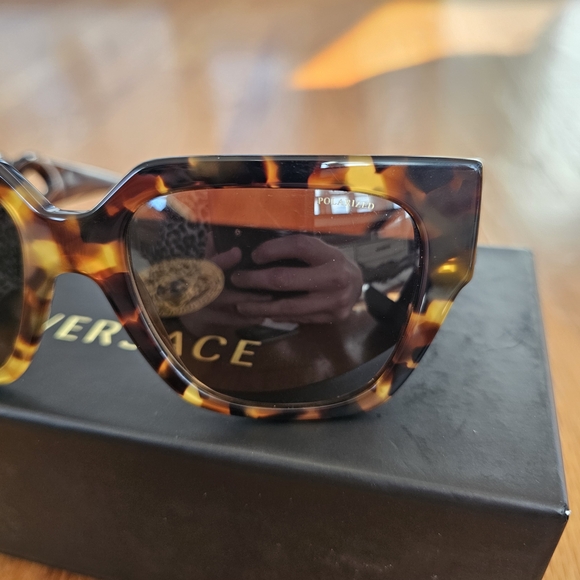 Versace Tortoise Shell Sunglasses - Picture 8 of 9